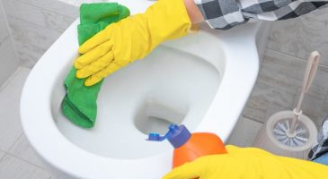 Comment nettoyer une cuvette de WC jaunie ?