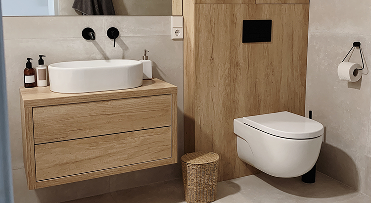 Plaques personnalisables, meubles… : comment harmoniser ses toilettes ?