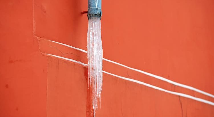 Comment éviter le gel des canalisations en plein hiver