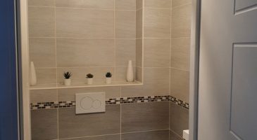 Avant/Après : Une transformation moderne et bluffante de toilettes “vintage”