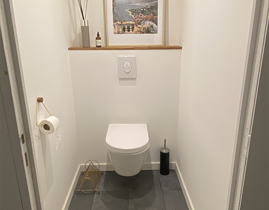 Avant/Après : des toilettes “figés dans le temps” 100% modernisés