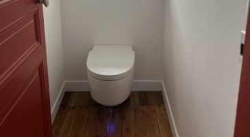 Avant/après : de toilettes vétustes à la modernité des WC lavants