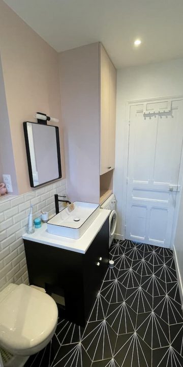 Avant / après : une salle de bains avec WC ultra-optimisée