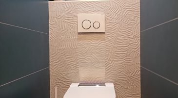 Dans les toilettes d’Olivier, le design et le confort absolu des WC lavants