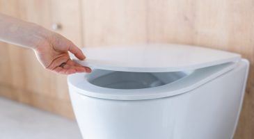 que-se-passe-t-il-derriere-vos-wc-suspendus